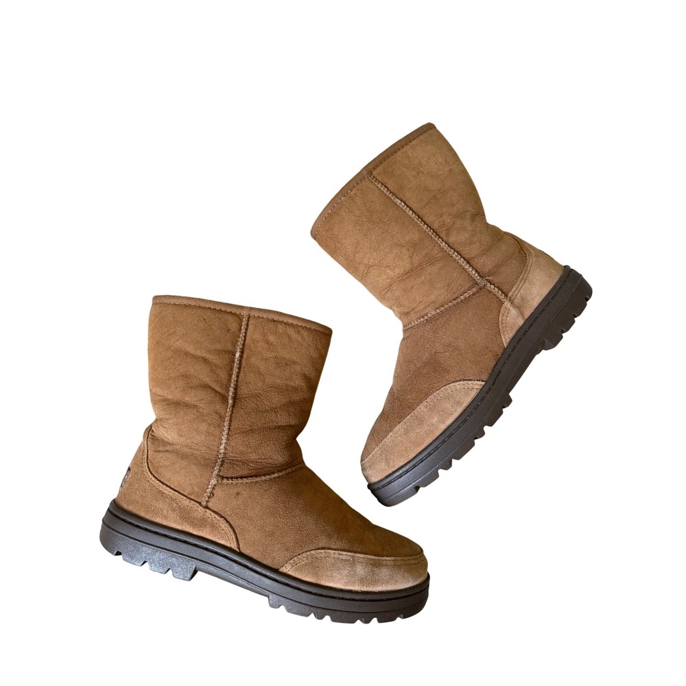 UGG BOOTS ULTRA SHORT REVIVAL Suede CHESTNUT Brown size 9